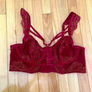 Torrid lace satin gold detail bralette Size 2